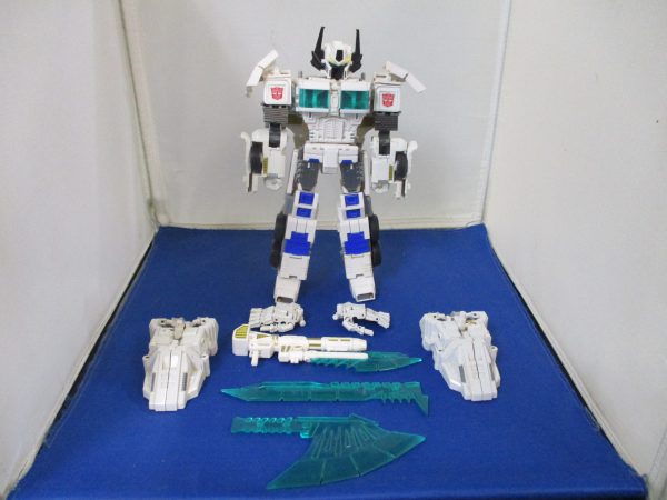 Combiner Wars Battle Core Optimus Prime W/ Primo Prafectus Upgrade Kit