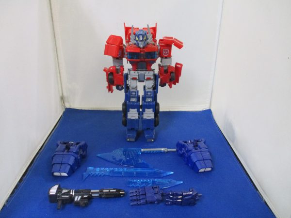 Combiner Wars Optimus Prime W/ Primo Vitalis Upgrade Kit