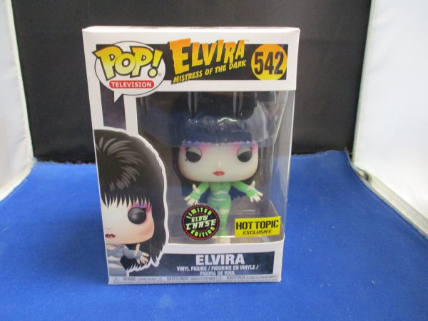 Funko POP! Elvira #542 GITD Chase (Hot Topic Exclusive)