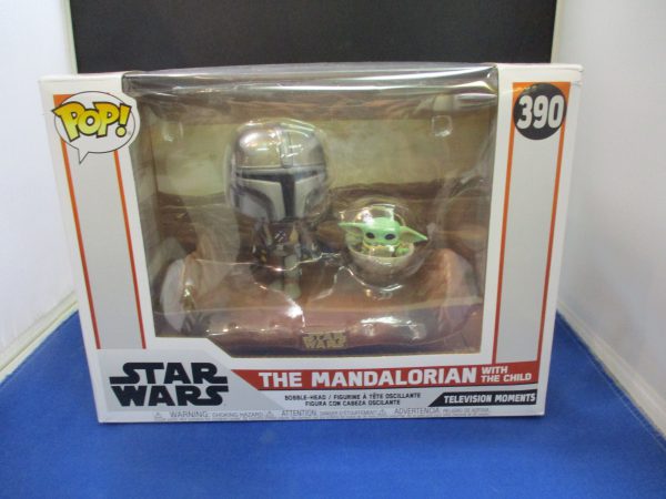 Funko Pop! 390 The Mandalorian W/ The Child