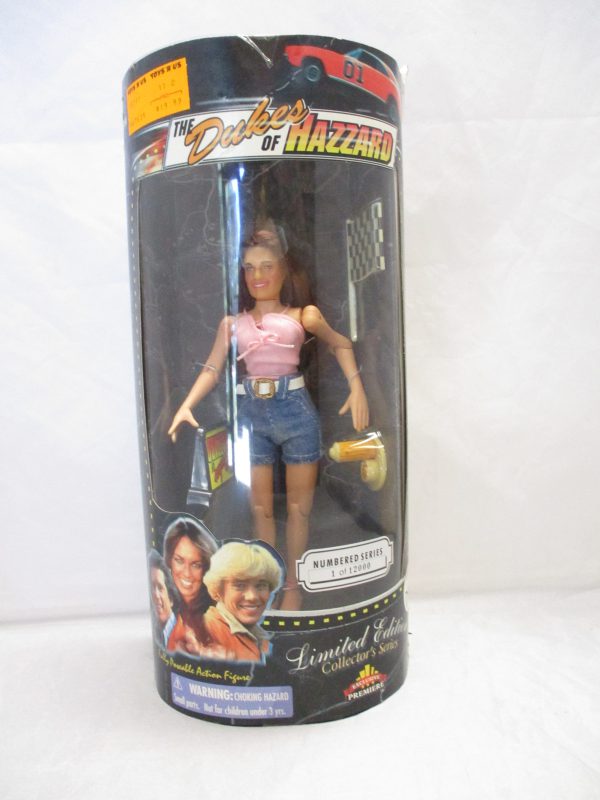 Exclusive Premiere Daisy Duke
