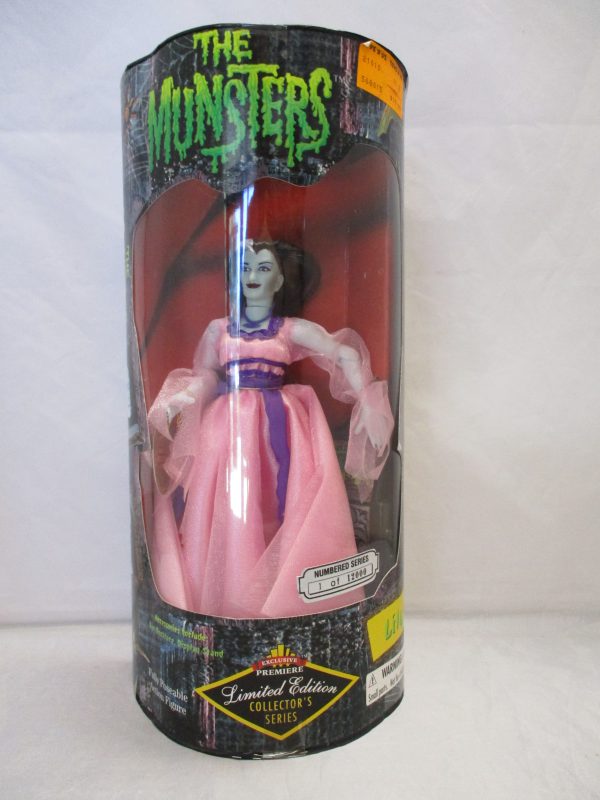 Exclusive Premiere Lily Munster