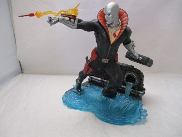 Diamond Select Destro PVC Statue