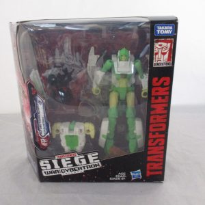 WFC Siege Autobot Greenlight and Dazlestrike