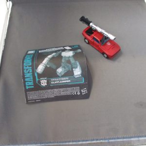 WFC Earthrise Cliffjumper