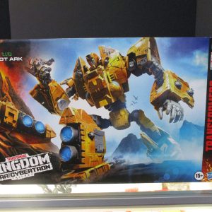 War for Cybertron Kingdom Autobot Ark Titan Class