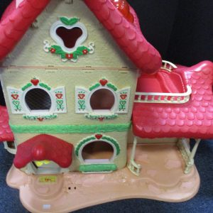 Strawberry Shortcake Berry Happy Home Dollhouse