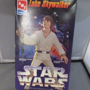 AMT #8783 ERTL Star Wars Luke Skywalker 12" Vinyl Figure Model Kit,