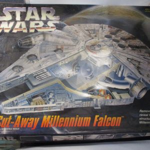 AMT Millenium Falcon Star Wars Model Kit