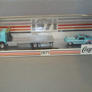 M2 Machines COCA-COLA 1970 Ford C-950 & 1968 Ford Mustang GT