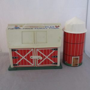Fisher Price #915 Play Family Farm