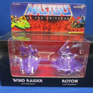 Super 7 Masters Of The Universe Wind Raider With He-Man/Roton W/ Skeletor (purple)
