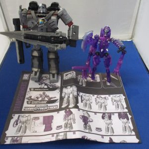 WFC Generations Megatron & Skelivore