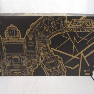 Transformers Generations: Guardian Robot and Lunar-Tread Legacy Titan Class