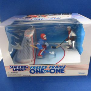 Starting Lineup Freeze Frame One on One Sakic vs Richter